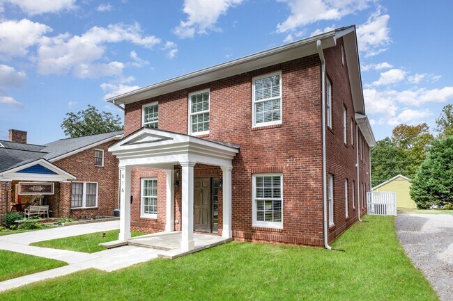 Building Photo - 816 Walnut Ave