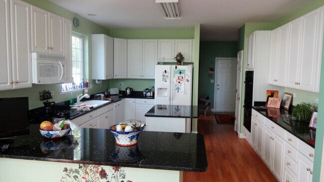 Building Photo - 2344 Glen Eagles Ln