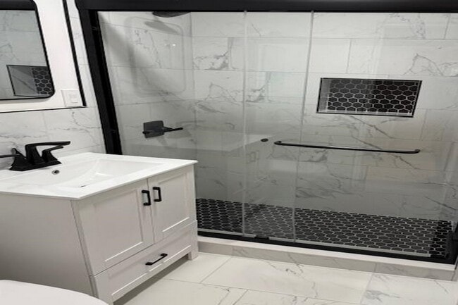 Building Photo - 6607 Lincoln Pl