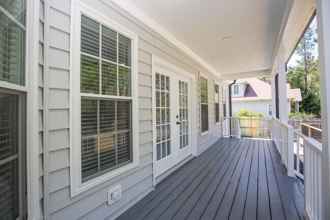 Building Photo - "Spacious and Inviting 2620 sq. ft. Home i...