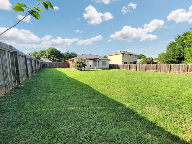 Building Photo - Charming 3BD/2BA Home with Spacious Backyard in Cedar Park
