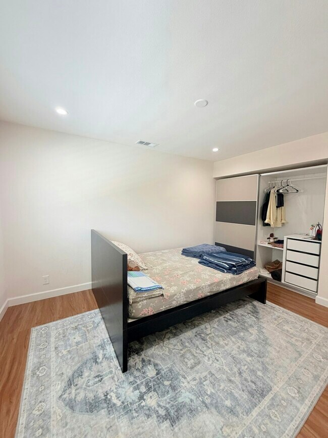 Building Photo - 7622 Oxbow Ln