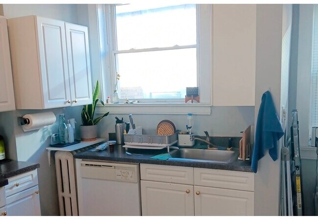Building Photo - 805 Judson Ave