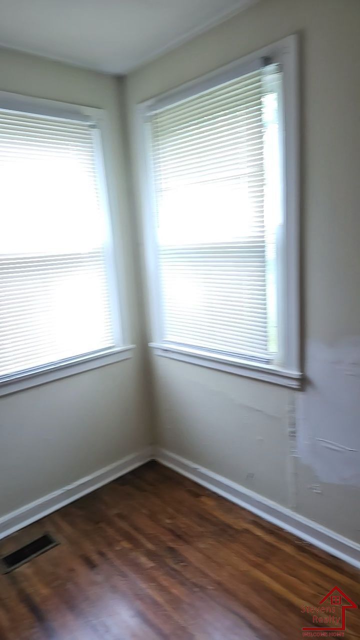 Building Photo - 721 Blackstone Ave