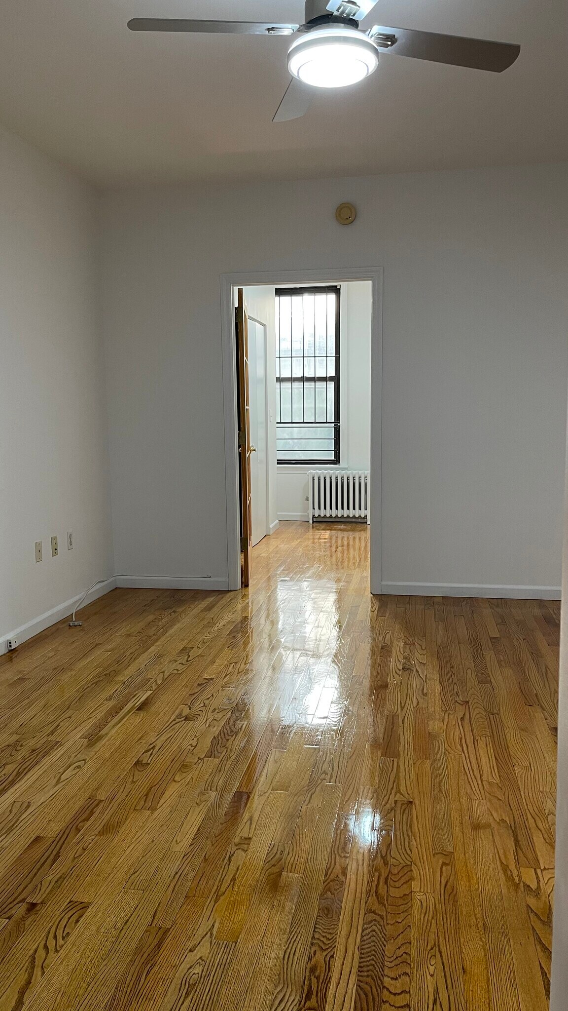 living - 215 E 88th St