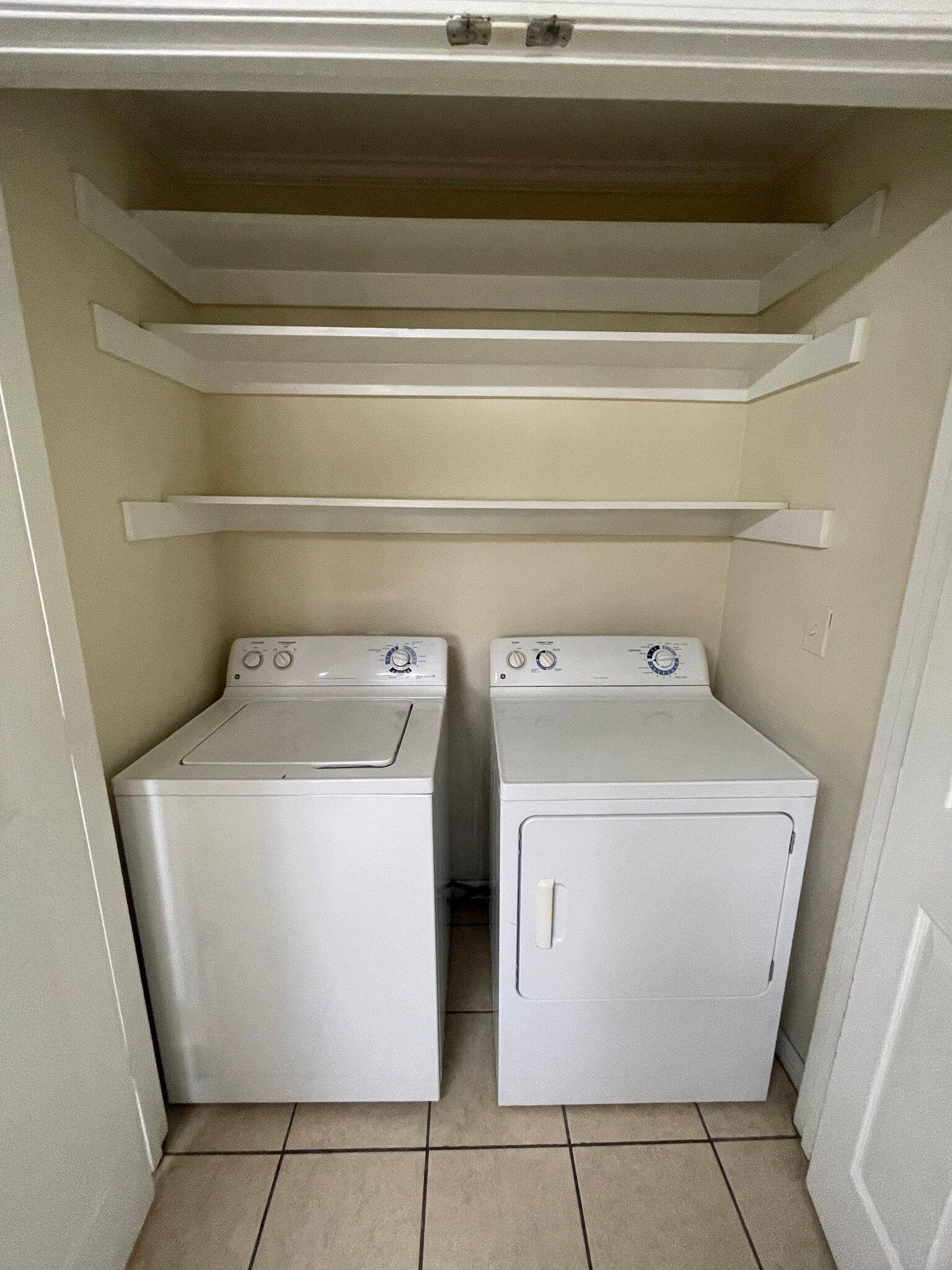 Building Photo - 313 Georgia Dr