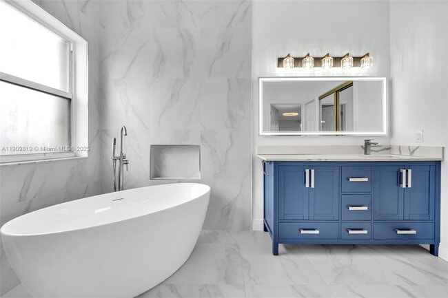 Building Photo - 15891 NW 15th Ct