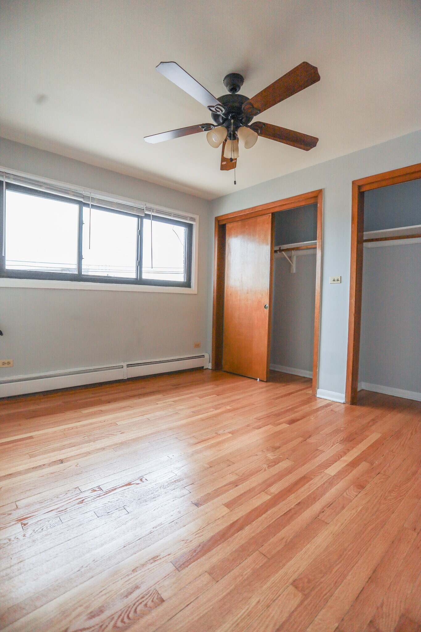 Building Photo - 2555 W Catalpa Ave
