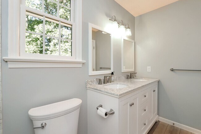 Building Photo - 103 Jonquil Ct