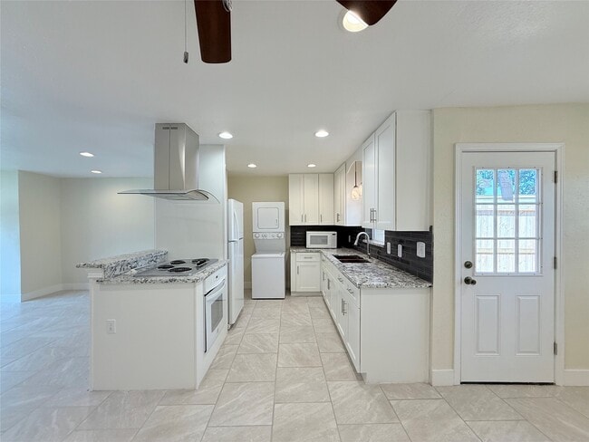 Building Photo - 207 Tidwell Rd