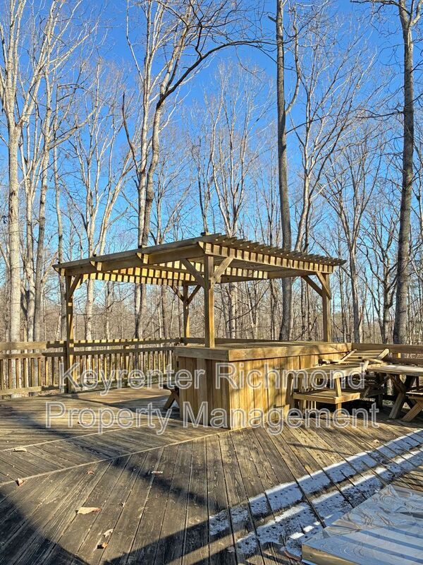 Building Photo - 1818 State Rte 635