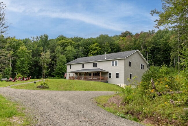 Building Photo - 1724 Calhoun Hill Rd