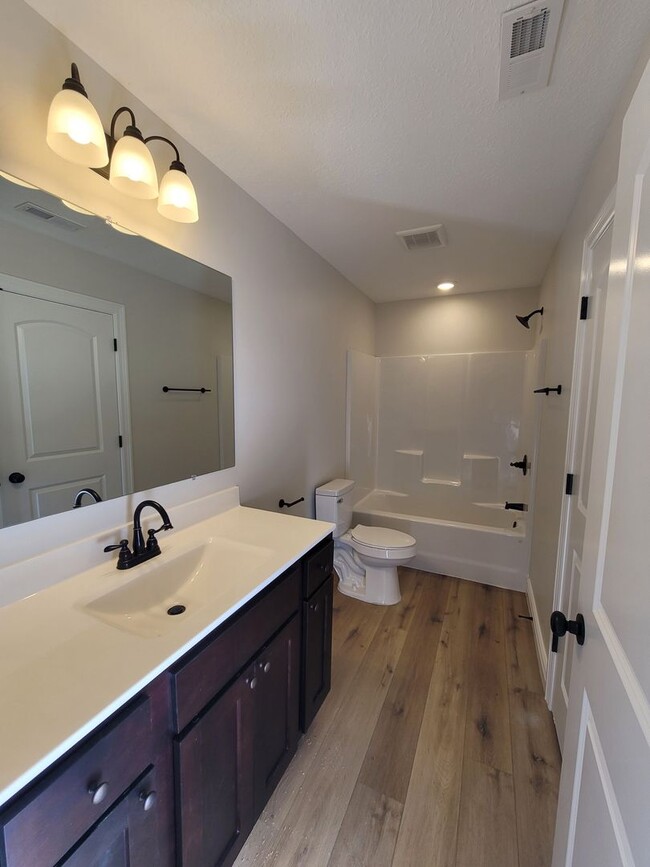 Building Photo - 2585 Casa Cir