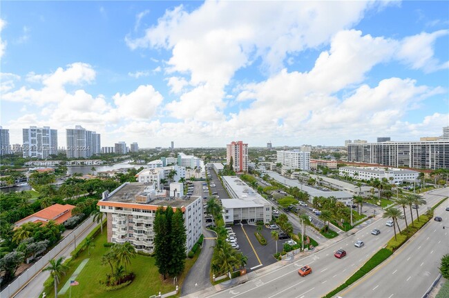 Building Photo - 3180 S Ocean Dr