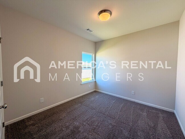 Building Photo - Modern Single Level Living at Havenridge! Sign a 13-month lease by 5/15/2026 and receive a leasin...