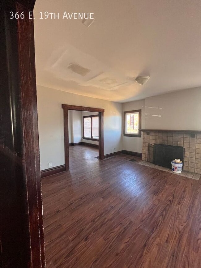 Building Photo - 366 E 19th Ave