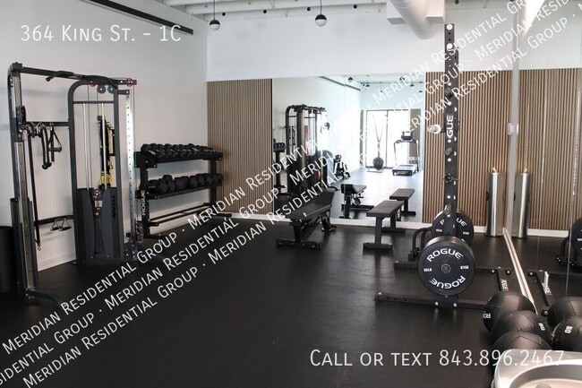 Building Photo - 364 King St