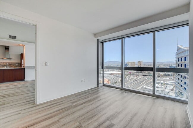 Building Photo - 4471 Dean Martin Dr