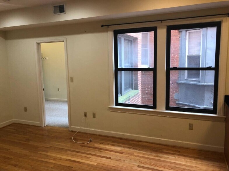 Building Photo - 1321 Fairmont St NW