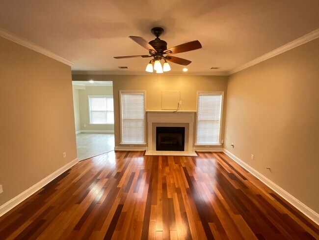 Building Photo - 852 Hamilton Ct