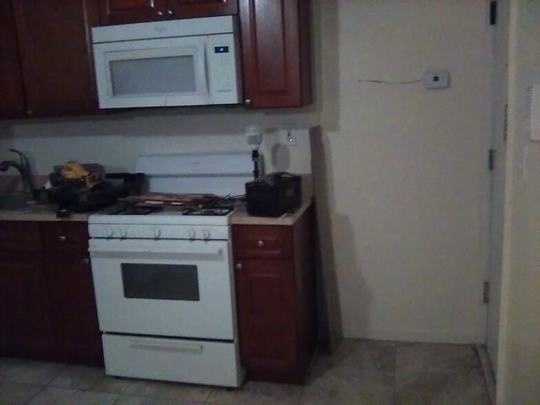 Building Photo - 132 Heald St