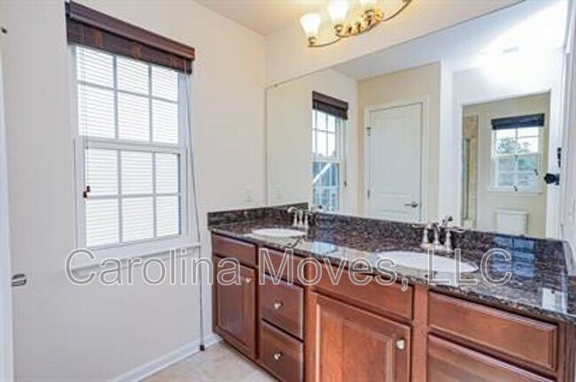 Building Photo - 414 Christiane Way
