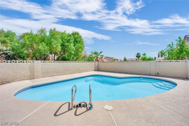 Building Photo - 8136 Spur Ct