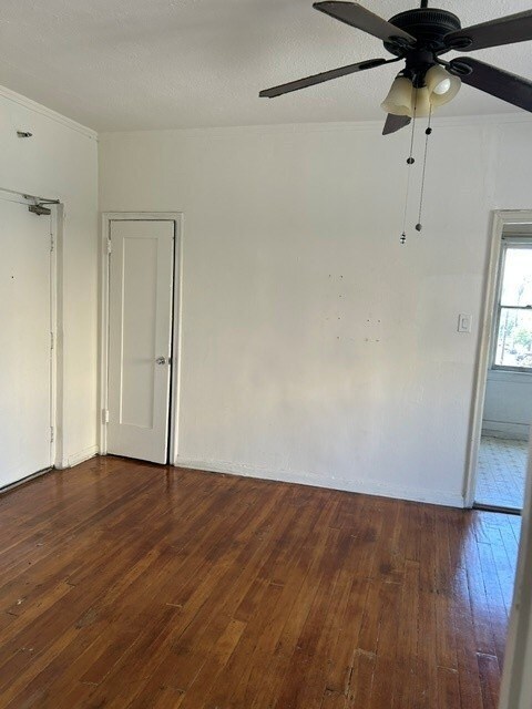Floorplan - 2500 S Hobart Blvd