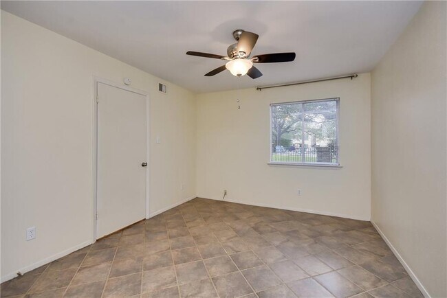 Building Photo - 8210 Bent Tree Rd