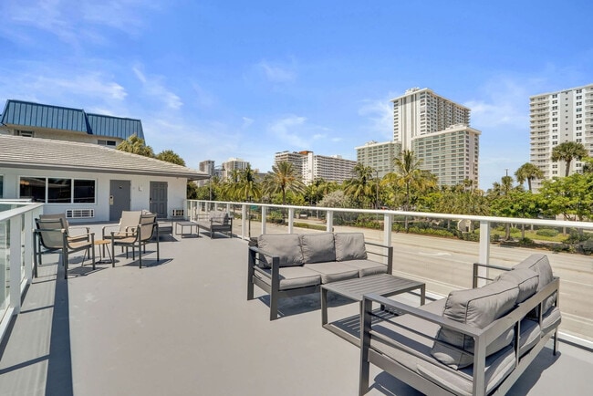 Building Photo - 3821 N Ocean Blvd