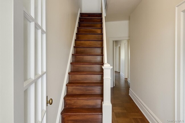 Building Photo - 47-18 39th Pl