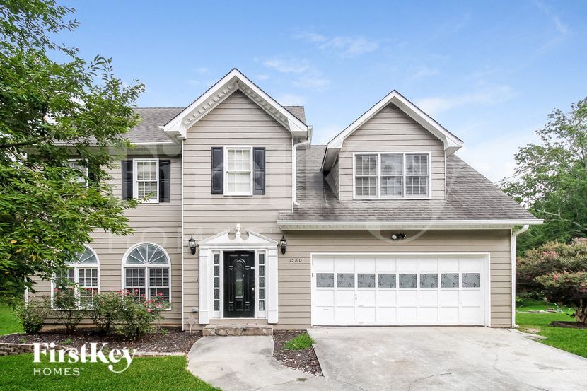 Primary Photo - 1580 Summit Point