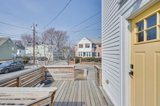 Building Photo - 44 Cottage St