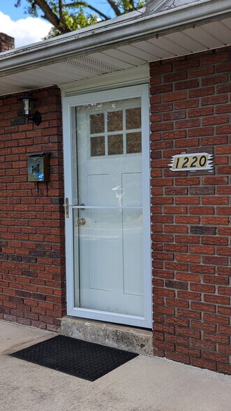 Building Photo - 1220 N Cedar Crest Blvd