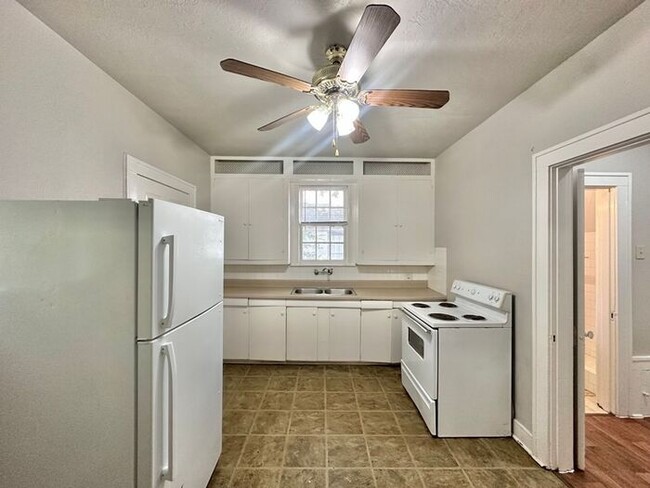 Building Photo - Charming 1 Bedroom, 1-Bath Unit – Downstairs!