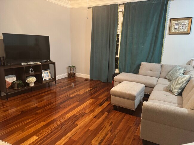 Building Photo - 2883 Kelly Sq