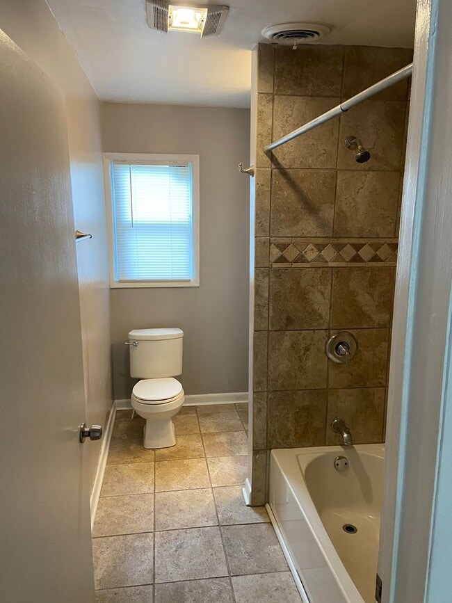 Building Photo - Cozy Cottage in Waverly Belmont Neighborhood, Minutes to Belmont, 12th South and Wedgewood Housto...