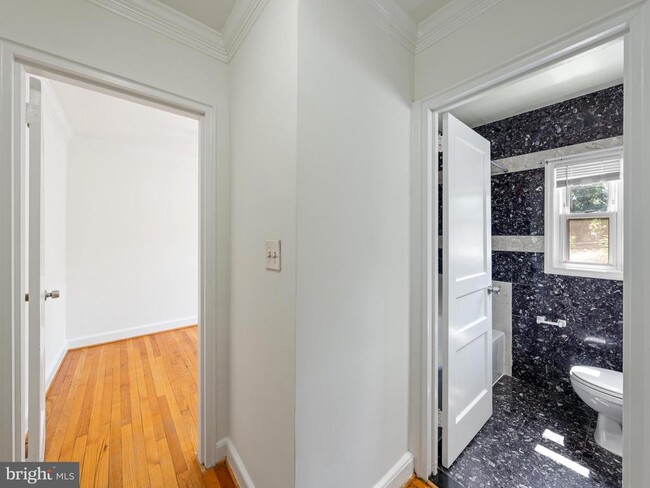 Building Photo - 423 Mt Vernon Ave