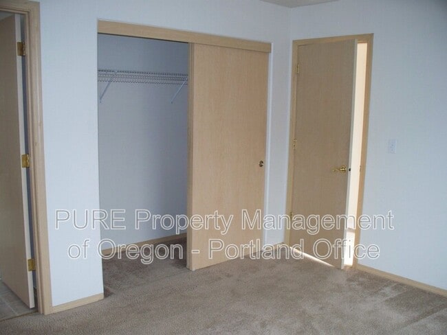 Building Photo - 3633 NE 158th Ave