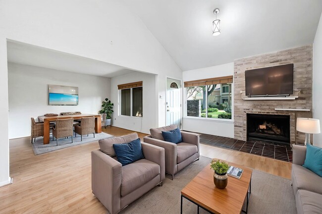 Building Photo - 11609 Village Pl Dr