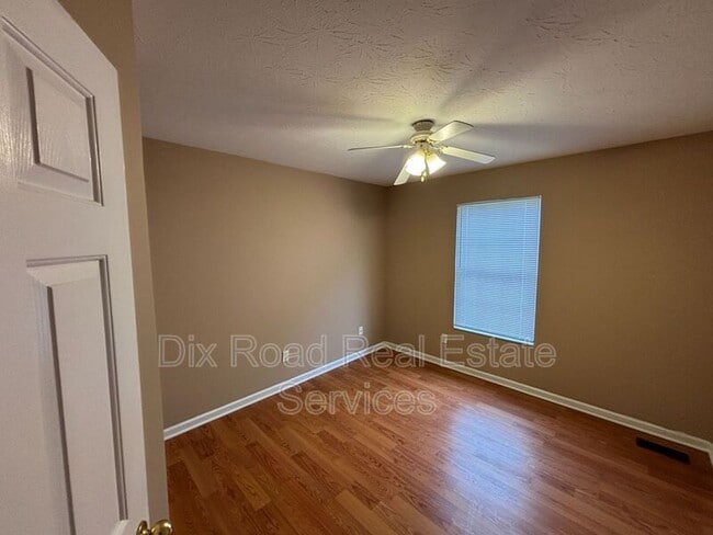 Building Photo - 17 Ambergreen Ct