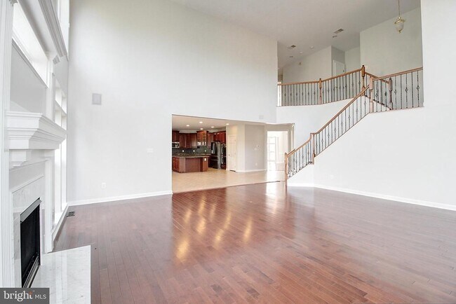 Building Photo - 2150 Chestnut Ln