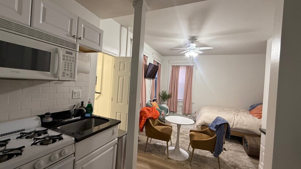 Building Photo - 34 Westland Ave