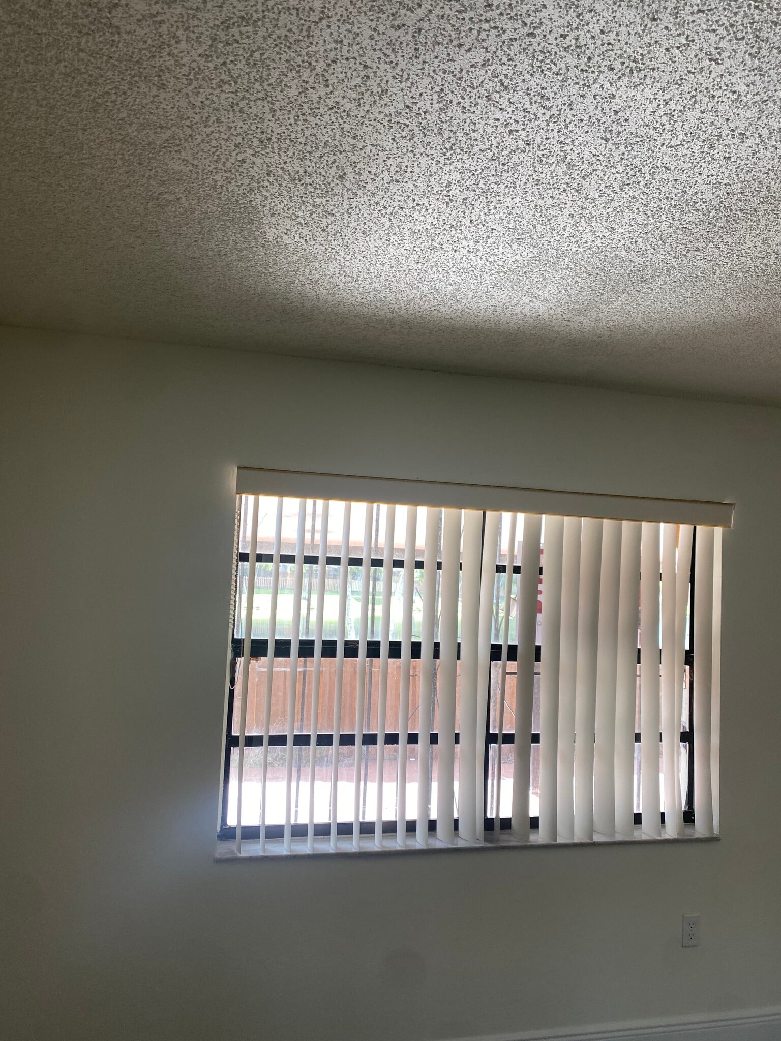Building Photo - 1385 SW 135th Pl