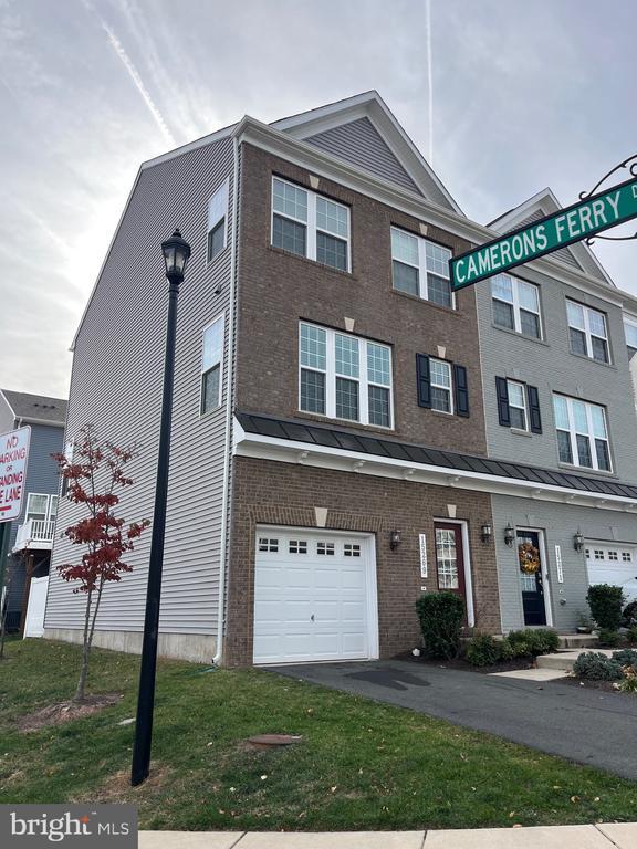 Primary Photo - 15269 Cartersville Ct