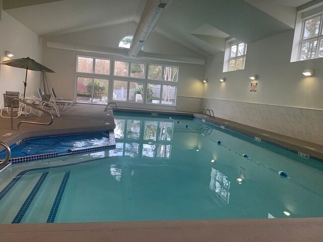 Building Photo - 14 Stony Brook Ln