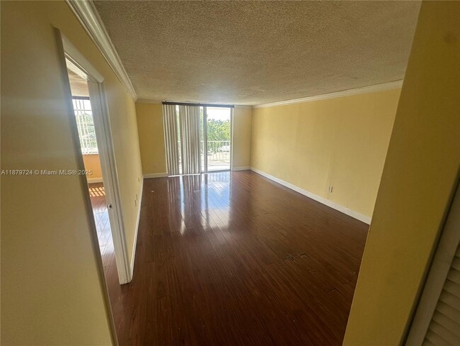 Primary Photo - 496 NW 165th St