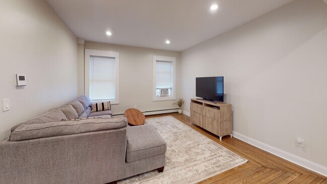 Interior Photo - 90 Bristol