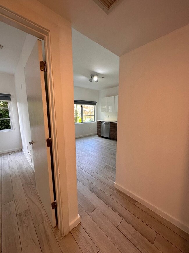Building Photo - BRAND NEW 1BD APT IN THE HEART OF ART DECO
