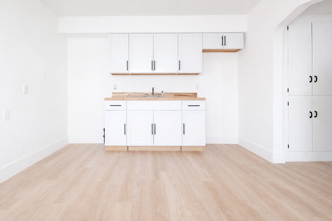 Building Photo - 4406 S 2nd St